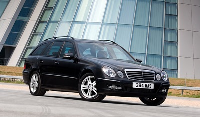 leeds bradsford airport taxi waitng to transfer assengers to wakefield.